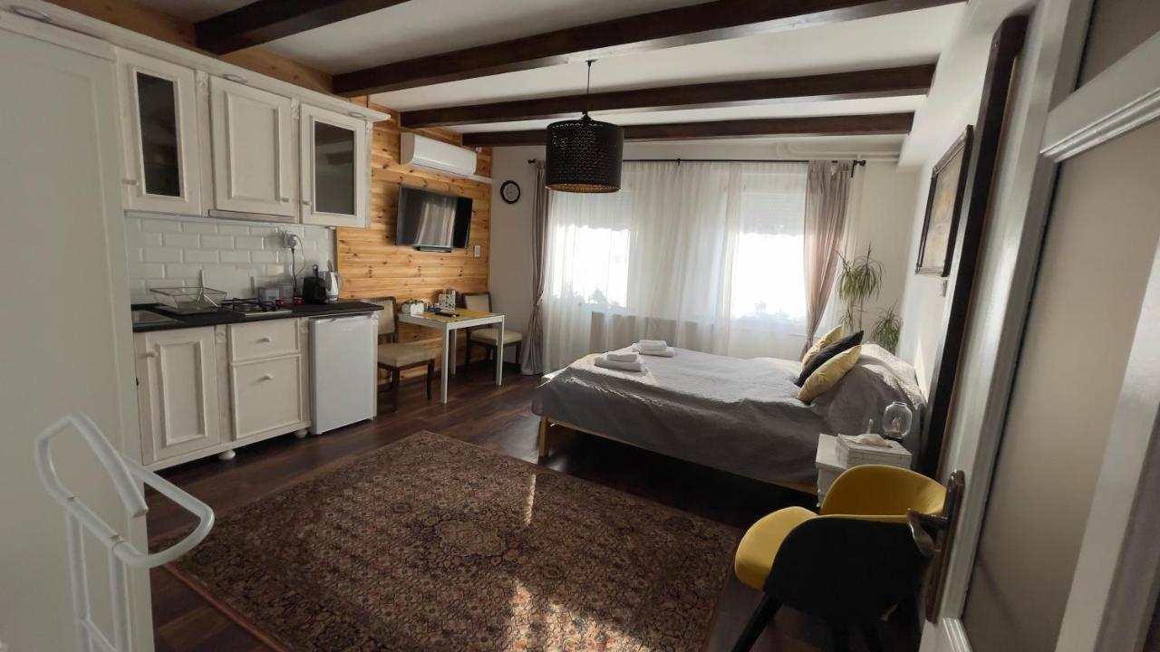 Kishaz Apartman Eger Exterior foto