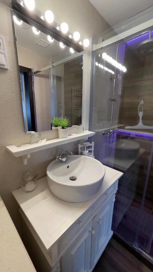 Kishaz Apartman Eger Exterior foto